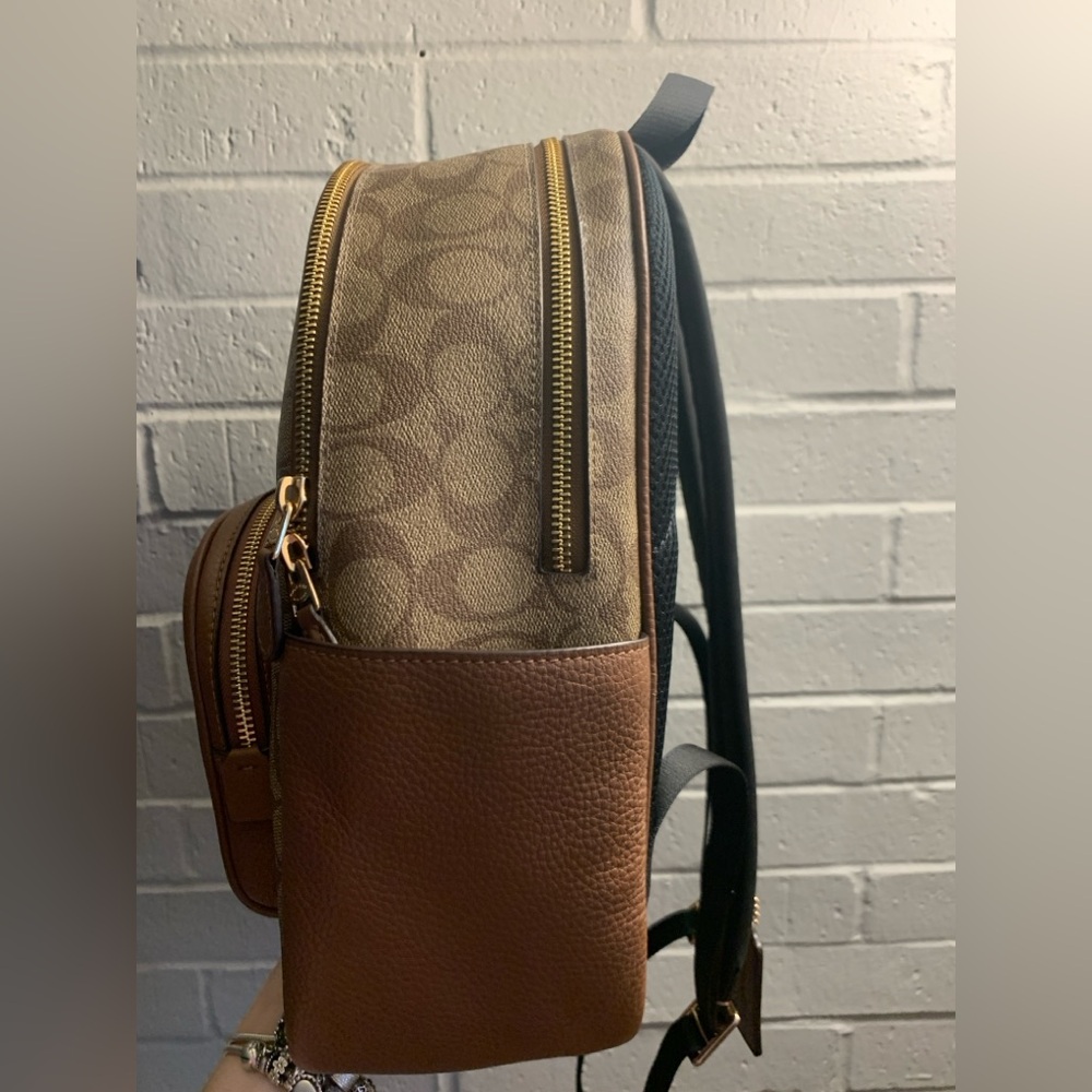 Coach Court Backpack in Signature Canvas - Picture 5 of 12
